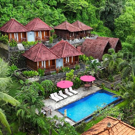 Coconut Hill Cottage Batununggul Exterior photo