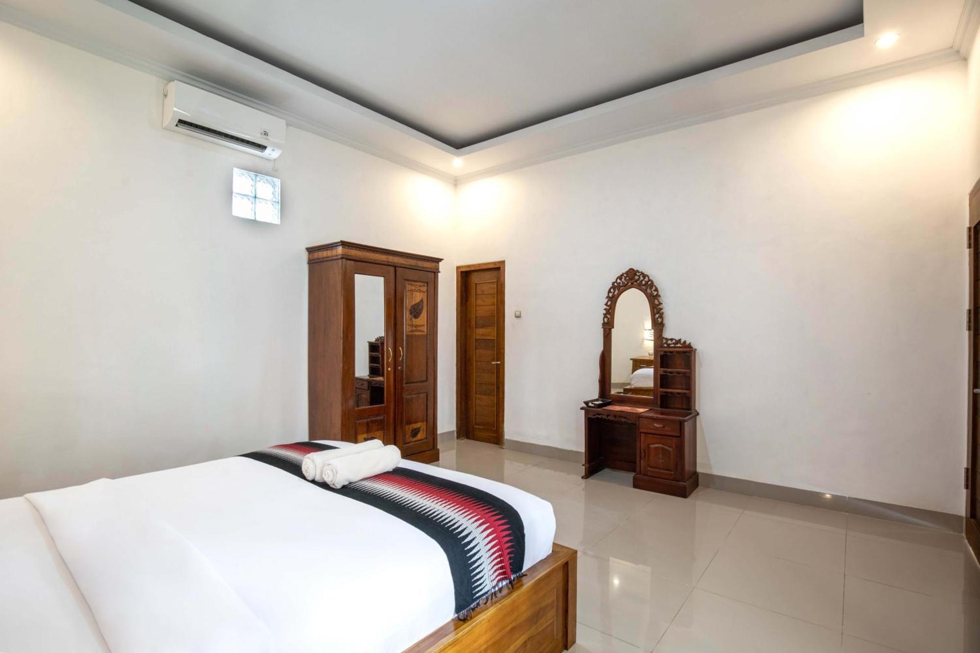 Coconut Hill Cottage Batununggul Exterior photo