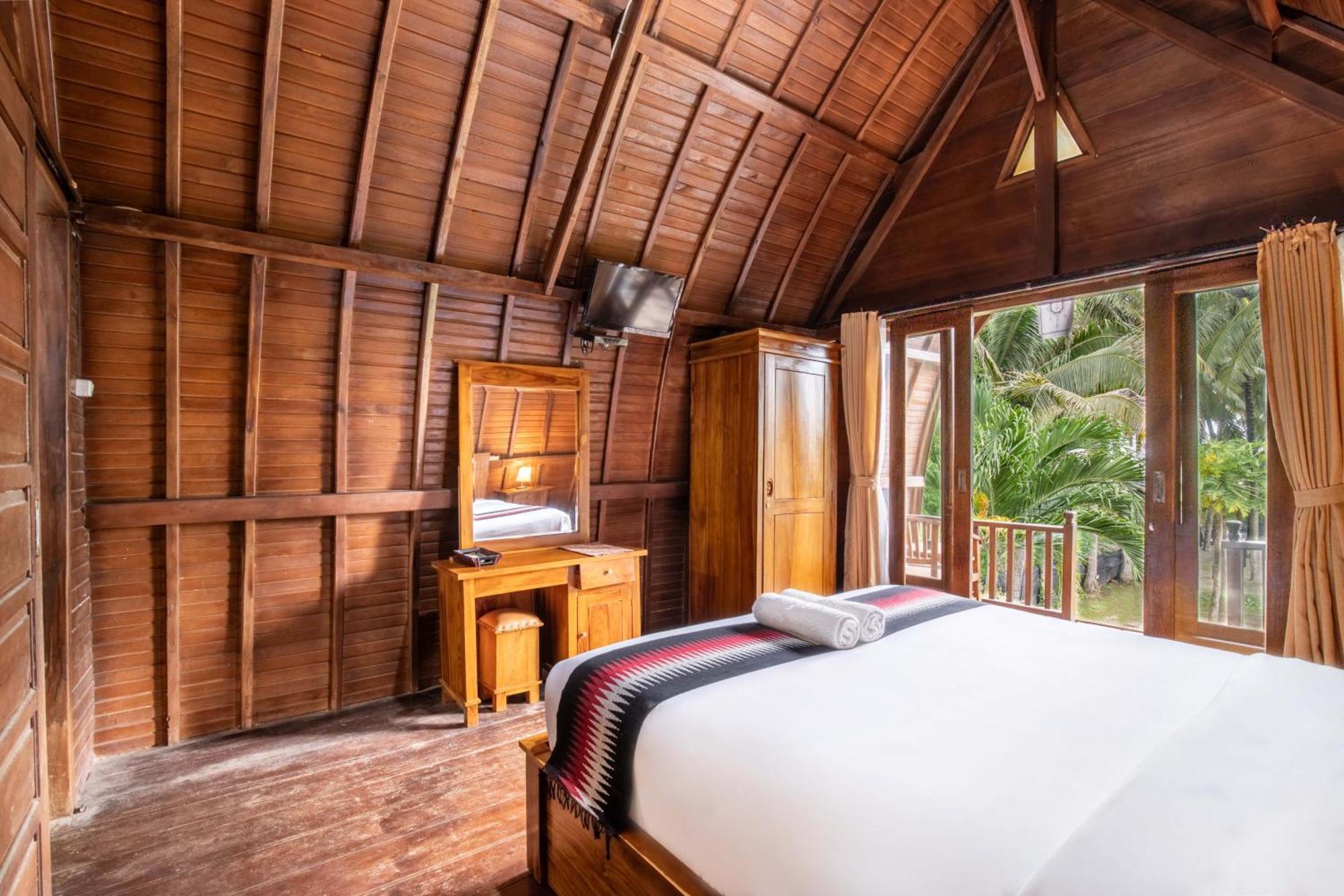 Coconut Hill Cottage Batununggul Exterior photo