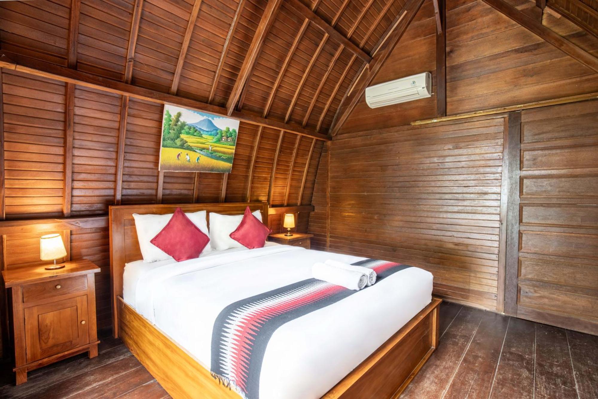 Coconut Hill Cottage Batununggul Exterior photo