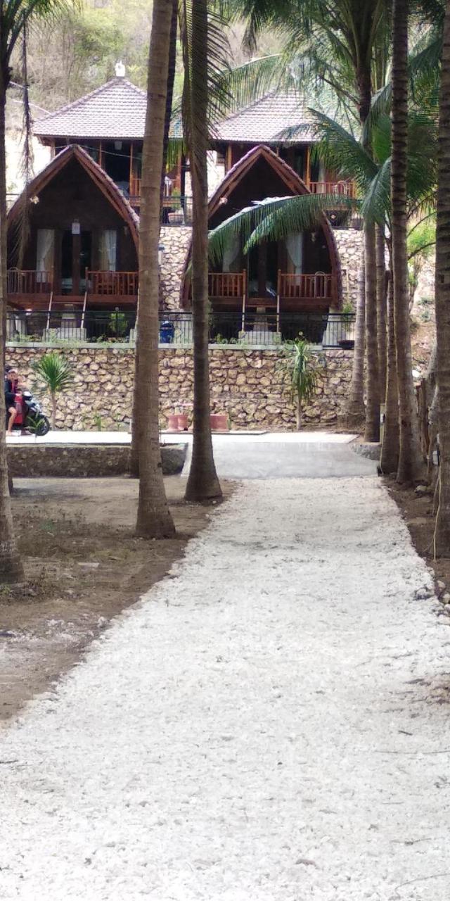 Coconut Hill Cottage Batununggul Exterior photo